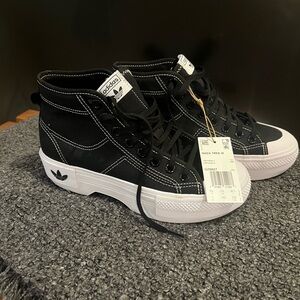 New with tags Adidas women’s sneakers 7